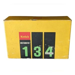 Vtg Kodak Instamatic 134 Color Outfit Camera Original Box & Batteries 1969 RARE